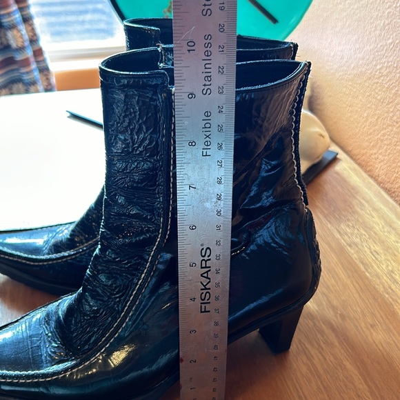 Italian Black patent leather boots - Picture 8 of 8